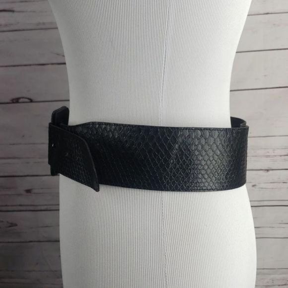 Vintage 80s Style Wide Black Waist  Hook Loop Belt - Picture 4 of 16